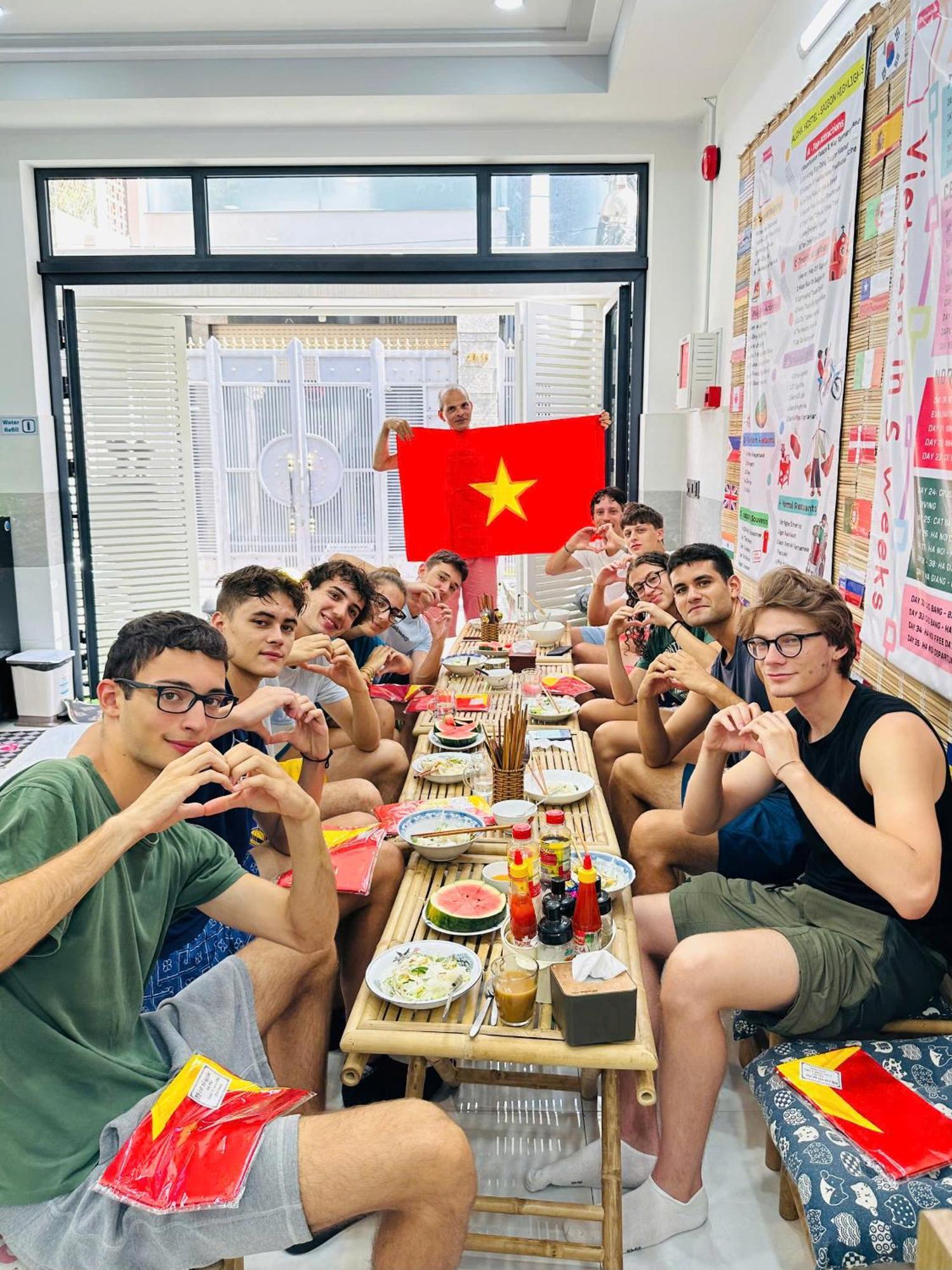 Aloha Saigon Premium By Local Travel Experts - Newly Opened, Less-touristy Location, Spacious Rooms, Glass Shower Bathroom, Free Breakfast & Walking Tour Auberge de jeunesse Hô Chi Minh-Ville