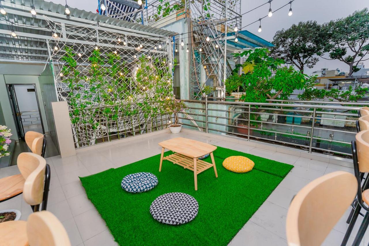 Auberge de jeunesse Aloha Saigon Premium By Local Travel Experts - Newly Opened, Less-touristy Location, Spacious Rooms, Glass Shower Bathroom, Free Breakfast & Walking Tour